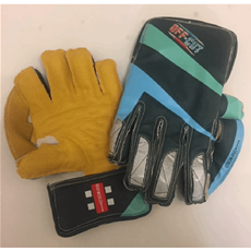 Cricket W/Keeping Glove OFF-CUT Youths REDUCED_1